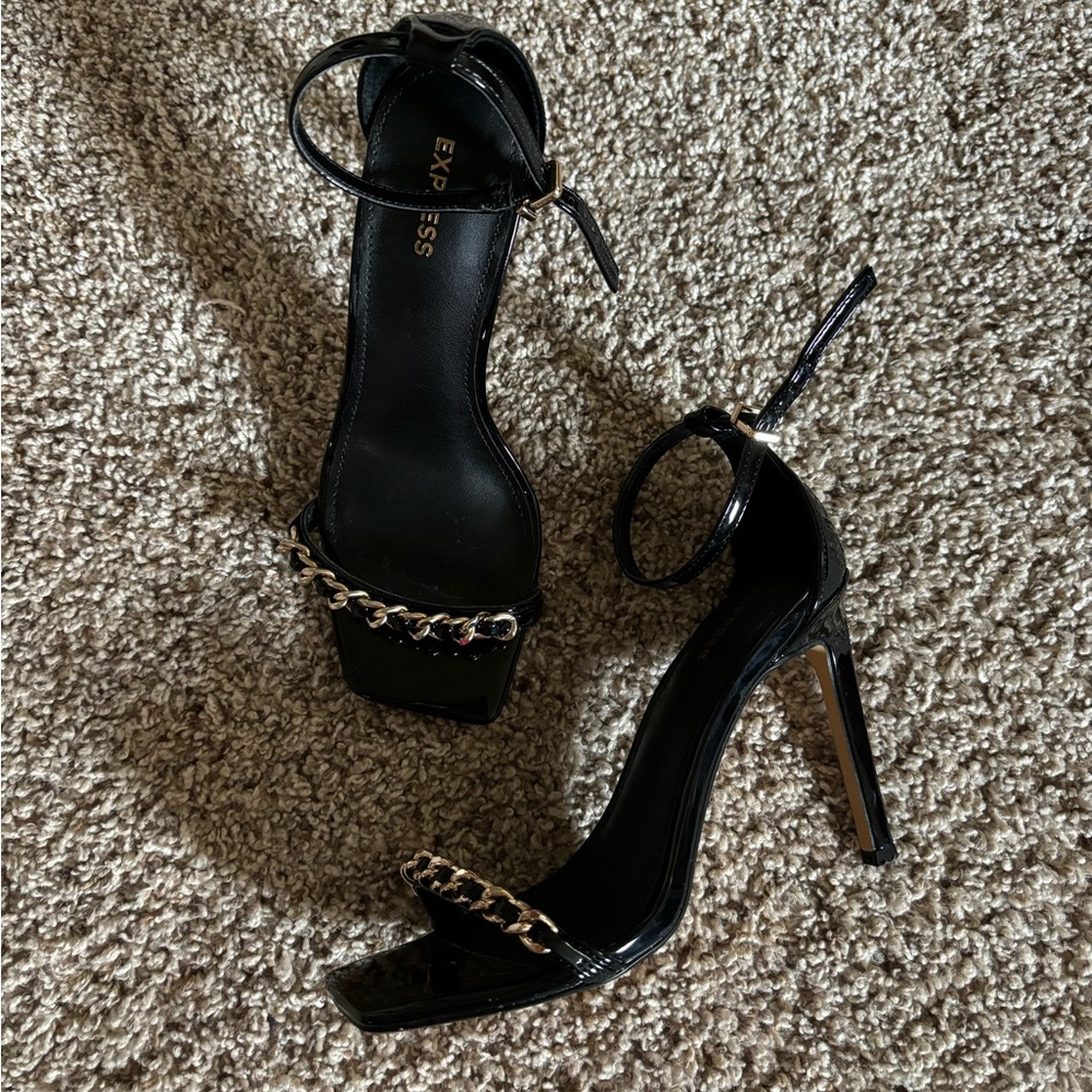 Black heels are essential🖤